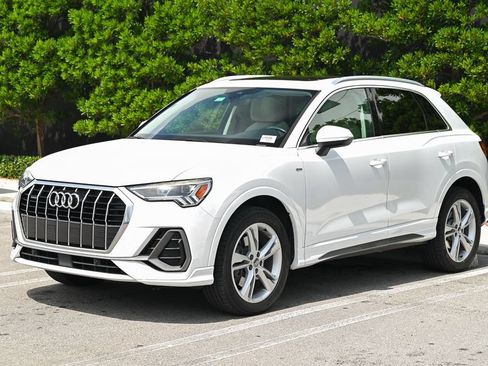 Used 2019 Audi Q3 2.0T Premium Plus w/ Premium Plus Package AWD/4WD image 1