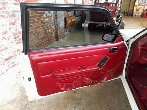 Used 1992 Ford Mustang LX RWD image 11