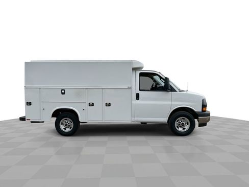 New 2025 GMC Savana 3500 w/ Power Convenience Package image 9
