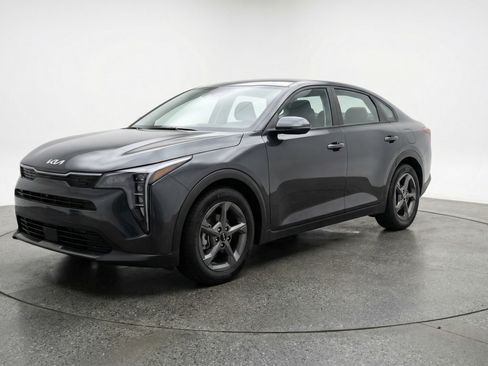 Used 2025 Kia K4 LXS image 3