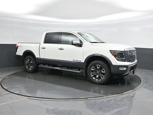 Used 2024 Nissan Titan Platinum Reserve w/ Moonroof Package image 5