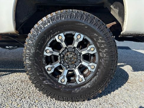 Used 2014 Ford F250 Lariat w/ Lariat Chrome Package image 2