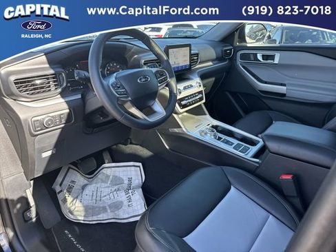 New 2024 Ford Explorer XLT w/ Equipment Group 202A RWD image 18