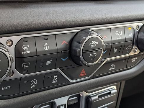 New 2026 Jeep Gladiator Sport AWD/4WD image 28