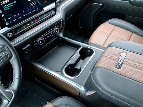 Used 2024 Chevrolet Silverado 2500 High Country w/ High Country Premium Package image 19