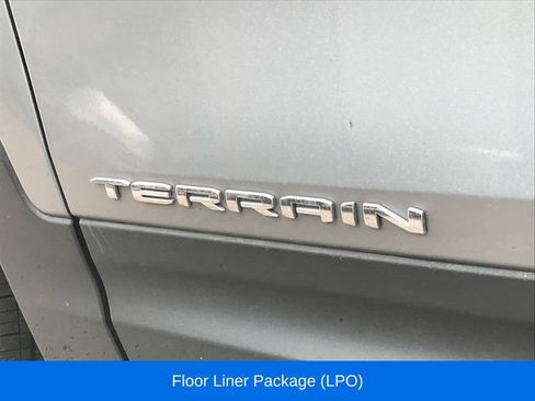 Used 2023 GMC Terrain SLE w/ Driver Convenience Package FWD image 7