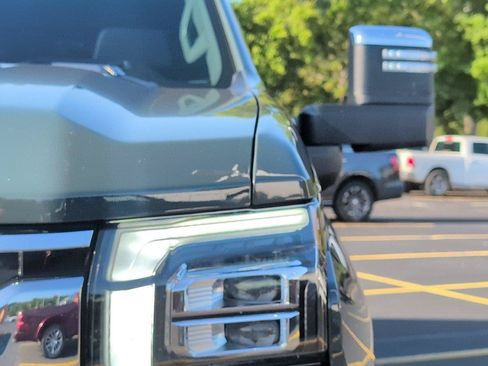 Used 2025 Chevrolet Silverado 2500 LTZ w/ LTZ Convenience Package AWD/4WD image 12