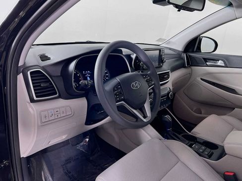 Used 2020 Hyundai Tucson Value w/ Winter Weather Package image 9
