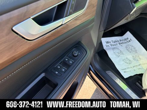Used 2026 Volkswagen Atlas SE AWD/4WD image 11