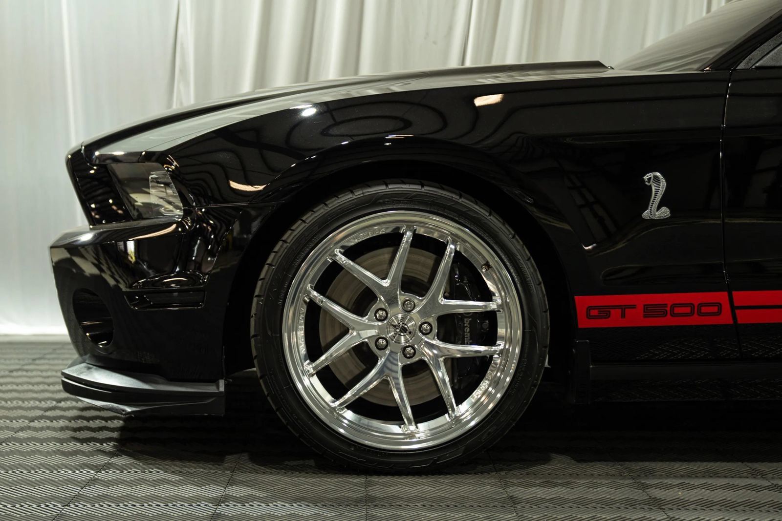 Used 2013 Ford Mustang Shelby GT500 w/ Electronics Pkg RWD image 9