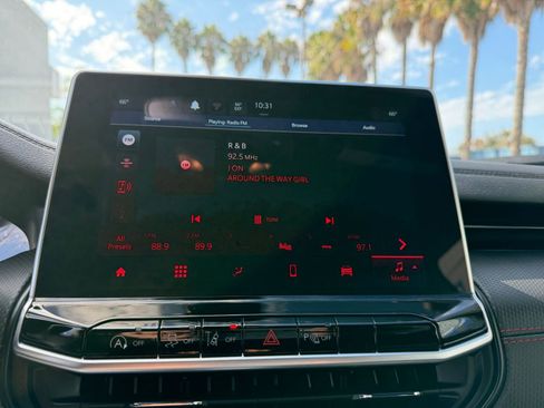 Used 2025 Jeep Compass Trailhawk w/ Trailer Tow Group image 21