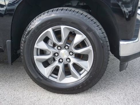 Used 2020 Chevrolet Silverado 1500 LT w/ LT Value Package RWD image 30