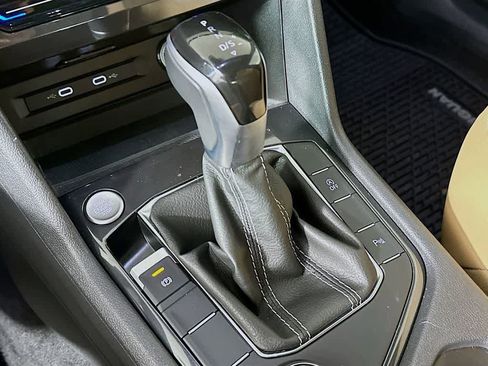 Used 2024 Volkswagen Tiguan SE R-Line image 19