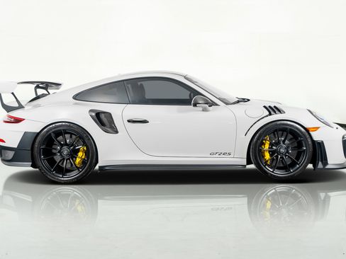 Used 2018 Porsche 911 GT2 RS w/ Weissach Package image 5