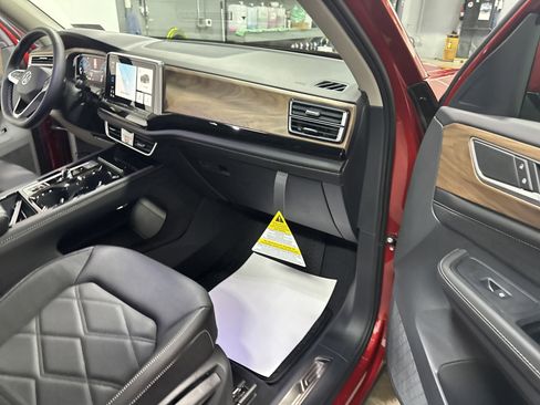 New 2025 Volkswagen Atlas SE image 43