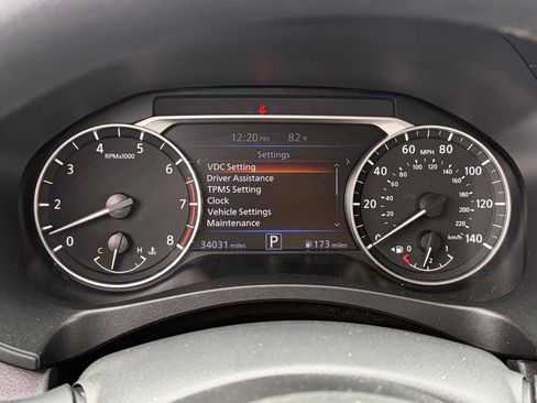 Used 2025 Nissan Altima 2.5 SV FWD image 11
