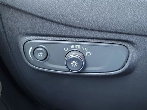 Used 2024 Chevrolet Equinox LT FWD image 19