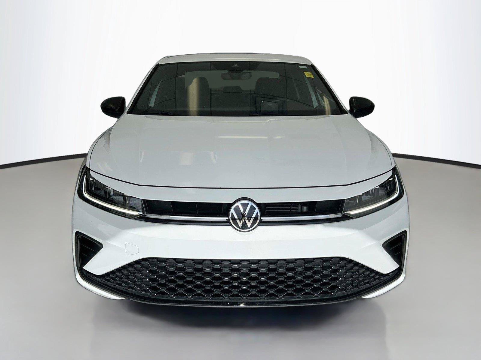 Used 2025 Volkswagen Jetta Sport FWD image 3