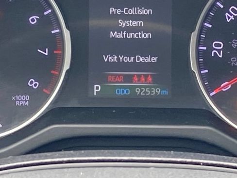 Used 2021 Toyota RAV4 LE FWD image 8