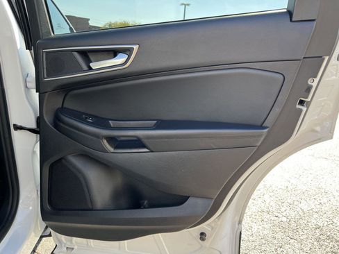 Used 2023 Ford Edge SEL image 16