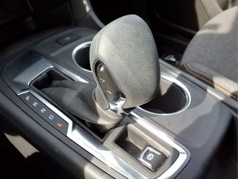 Used 2024 Chevrolet Equinox LT FWD image 23