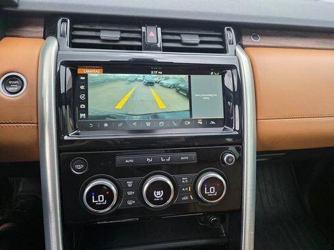 Used 2017 Land Rover Discovery HSE Luxury AWD/4WD image 16