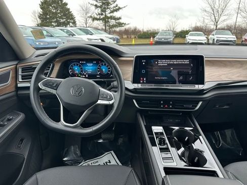 Certified 2025 Volkswagen Atlas SE image 14
