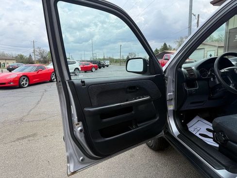 Used 2005 Honda CR-V LX image 40