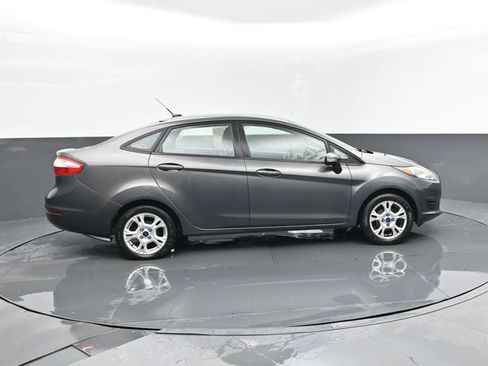 Used 2016 Ford Fiesta SE w/ Cold Weather Package FWD image 4