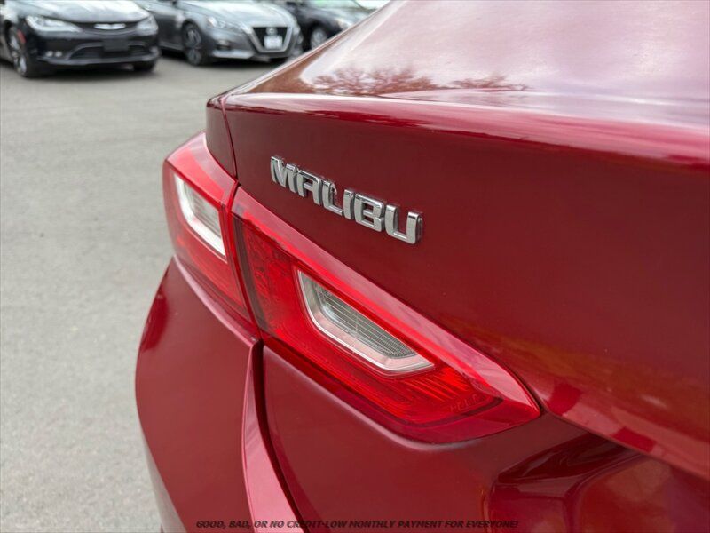 Used 2017 Chevrolet Malibu LT FWD image 27