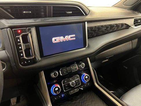 Used 2024 GMC Yukon Denali w/ Denali Reserve Package AWD/4WD image 23
