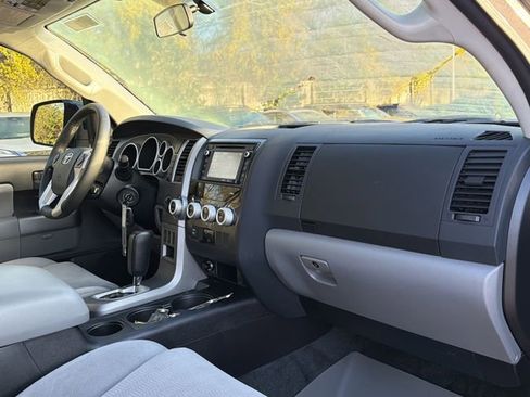 Used 2017 Toyota Sequoia SR5 image 25