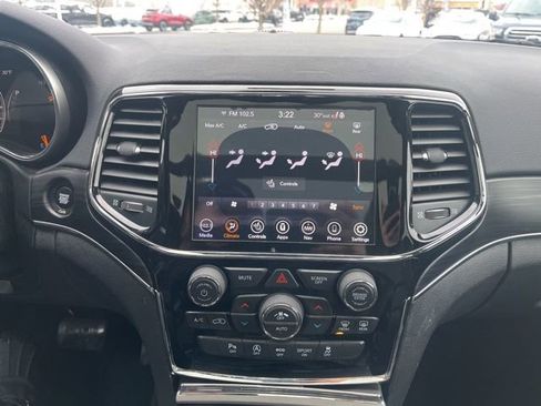 Used 2020 Jeep Grand Cherokee Limited w/ Luxury Group II image 24