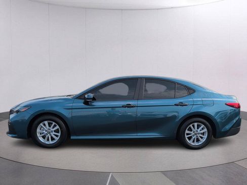 Used 2025 Toyota Camry LE w/ Convenience Package FWD image 2