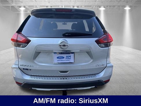 Used 2017 Nissan Rogue SV AWD/4WD image 4