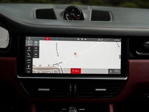 Used 2021 Porsche Cayenne S image 31