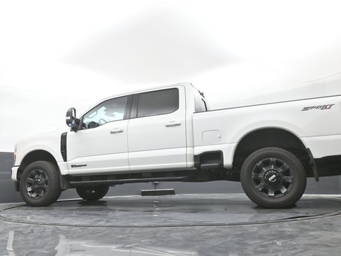 Used 2024 Ford F250 Lariat w/ Lariat Ultimate Package AWD/4WD image 39
