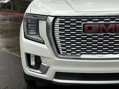 Used 2021 GMC Yukon Denali image 3