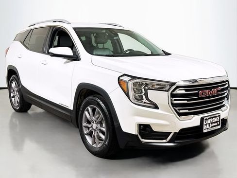 Used 2022 GMC Terrain SLT w/ Infotainment Package II FWD image 3