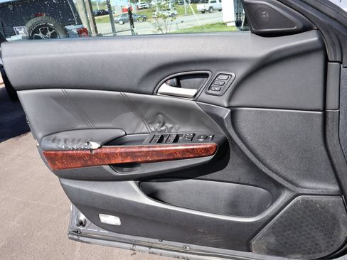 Used 2010 Honda Crosstour EX-L image 27