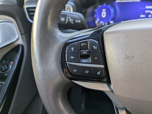 Used 2023 Ford Explorer Platinum w/ Technology Package image 27