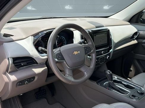 Used 2018 Chevrolet Traverse LT FWD image 4