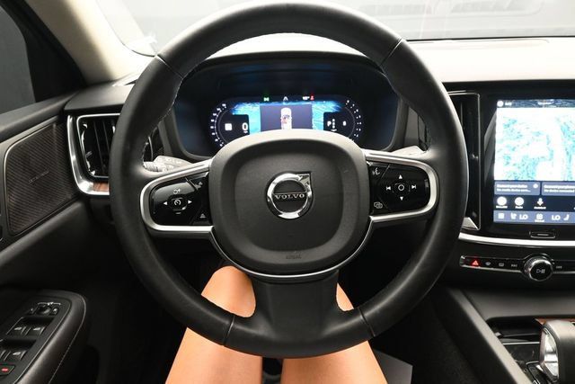 Used 2025 Volvo S60 B5 Plus FWD image 23
