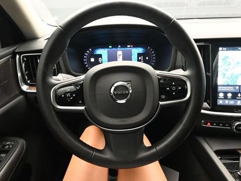 Used 2025 Volvo S60 B5 Plus FWD image 23