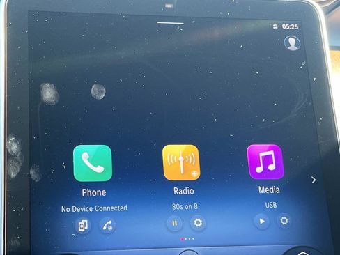 Used 2025 Mercedes-Benz GLC 300 4MATIC image 26