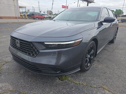 Used 2025 Honda Accord SE image 4