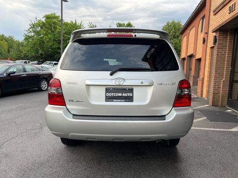 Used 2004 Toyota Highlander 4WD V6 image 8