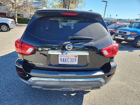 Used 2017 Nissan Pathfinder S image 4