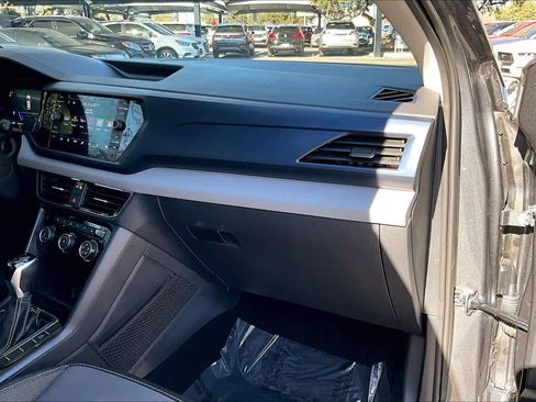 Used 2023 Volkswagen Taos SE image 19