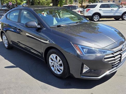 Used 2020 Hyundai Elantra SE FWD image 5